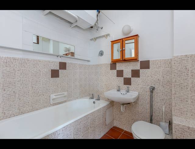 0.5 BEDROOM APARTMENT TO LET IN RONDEBOSCH